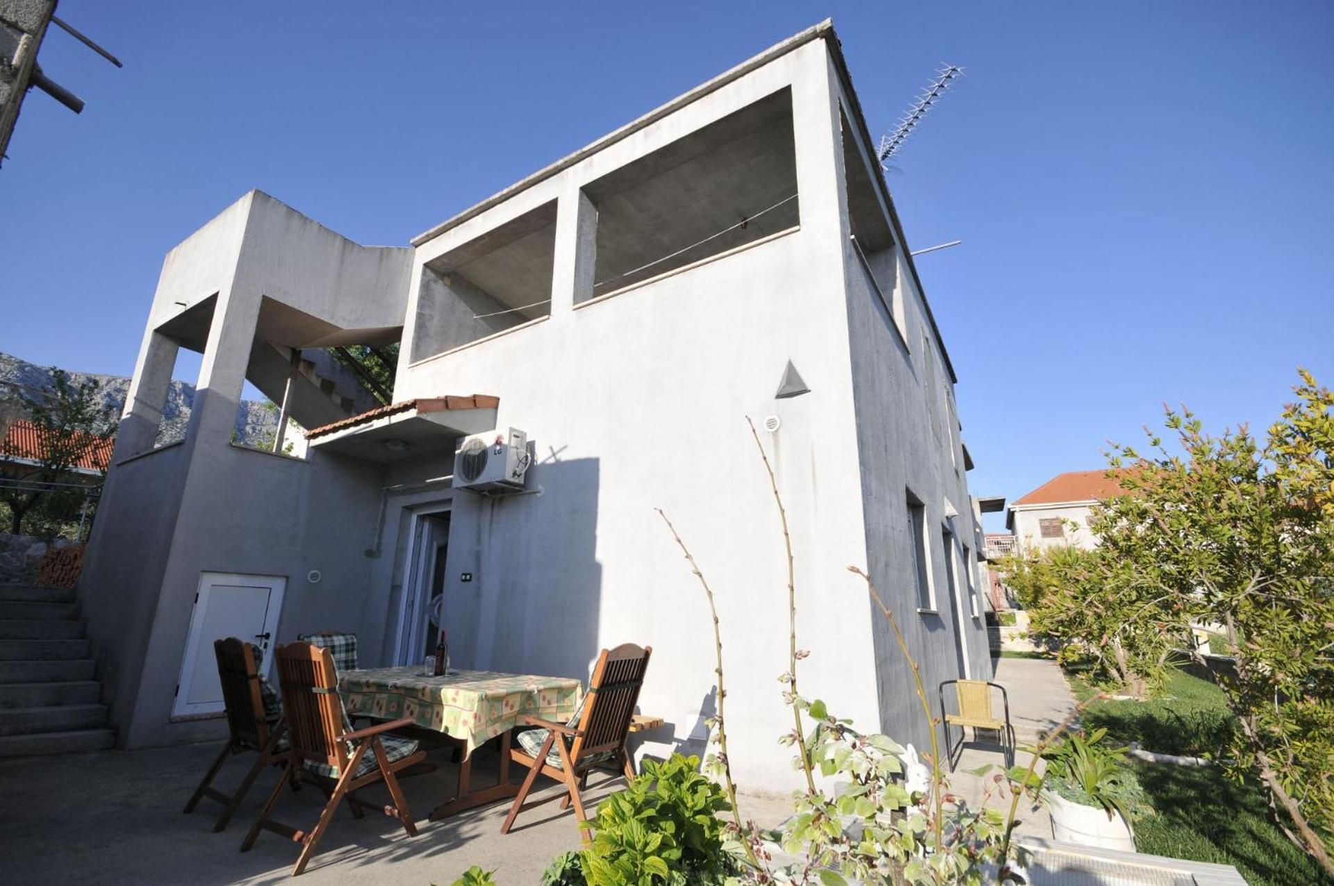 Ivica Apartment *